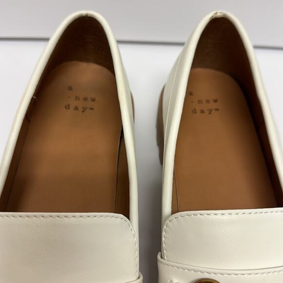 A New Day Danica Platform Slip On Loafers Off White Cream Size 11 Neutral Preppy - Picture 7 of 10